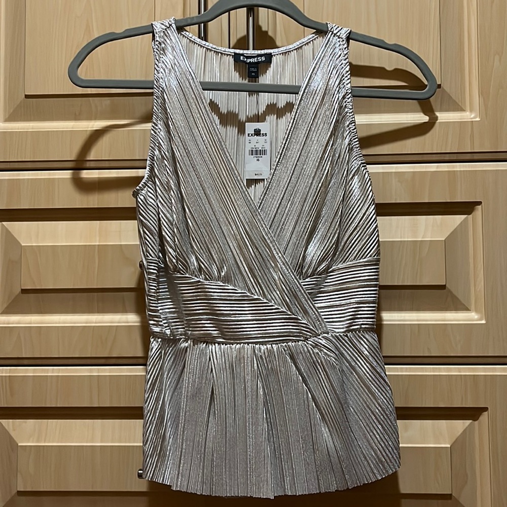Express silver, metallic sleeveless peplum top, size XS, NWT